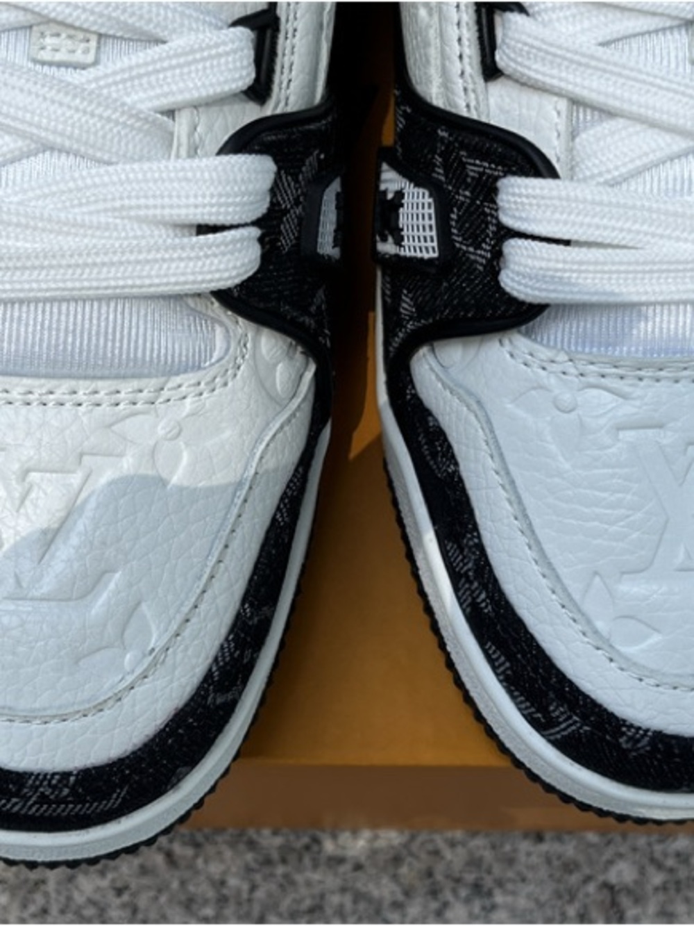 Louis Vuitton Trainers - Picture 6 of 9